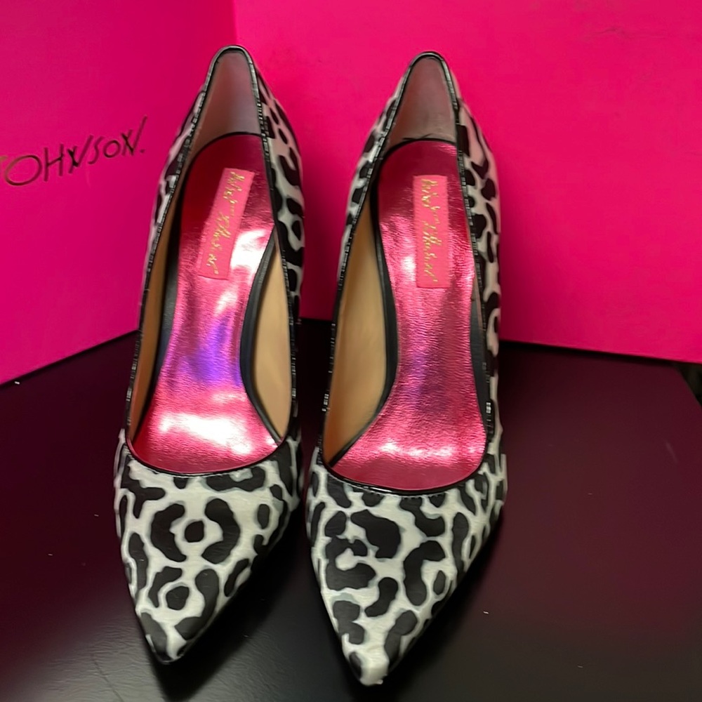 Brand new with original box Betsey Johnson size 6 high heeled pump.